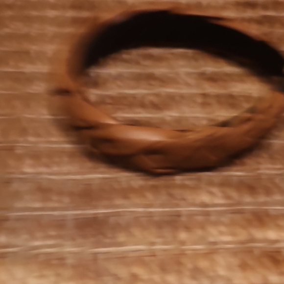 Tan and Black Hair Accessory Set for Stylish Looks - Picture 4 of 7